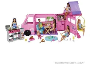 Barbie HRJ78 Barbie Super Abenteuer-Camper Spielset Mit Dachzelt, Grill Mit Farbwechseleffekt Und Über 60 Zubehörteilen
