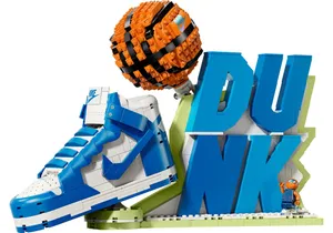 Lego 43008  Nike  Nike Dunk x Lego Set