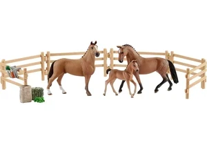 Schleich 42405  Horse Club  Hannoveraner Familie auf der Weide